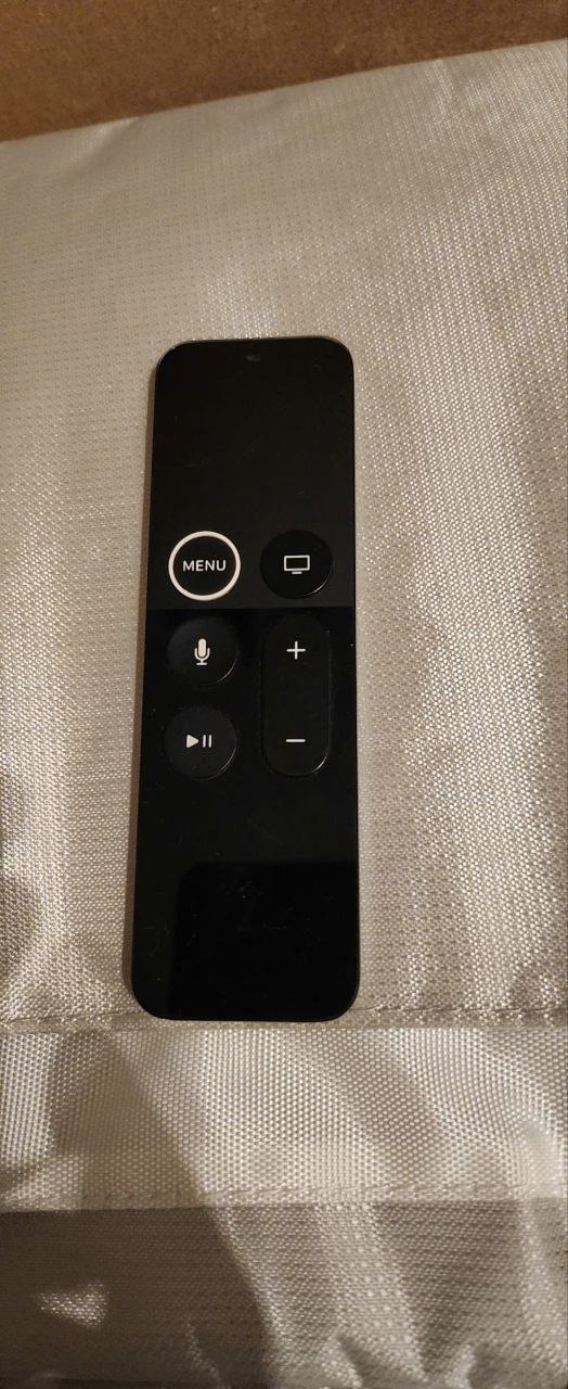 img_1df4d4bfa7f3 Apple Siri Remote Gen 4 chính hãng (không lên nguồn - linh kiện/sửa chữa)
